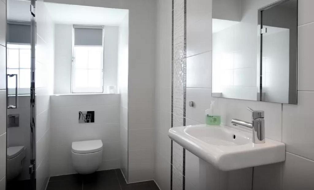 Clamshell Land - Royal Mile Apartment Единбург Стая снимка