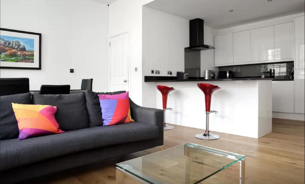 Clamshell Land - Royal Mile Apartment Единбург Стая снимка