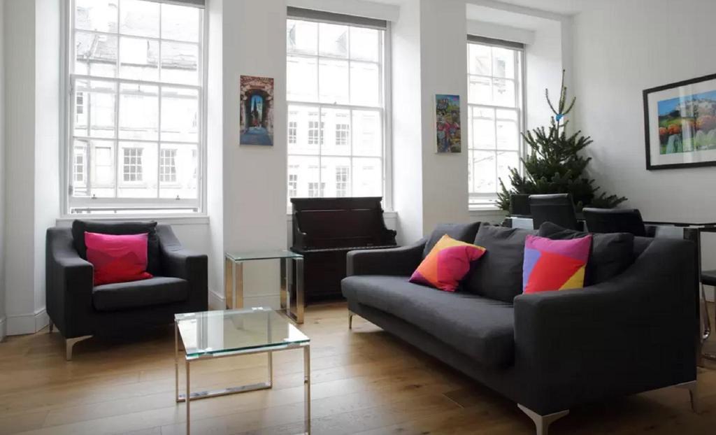 Clamshell Land - Royal Mile Apartment Единбург Стая снимка
