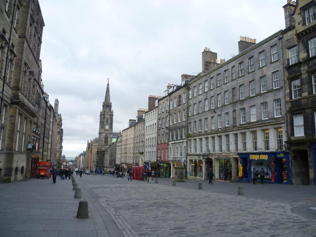 Clamshell Land - Royal Mile Apartment Единбург Стая снимка